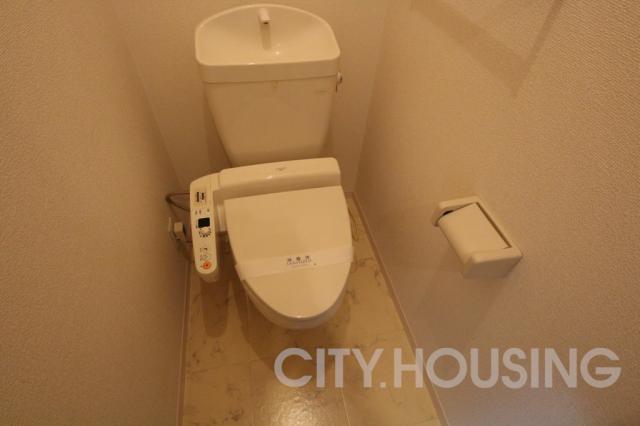 トイレ　※同タイプ部屋の写真です。