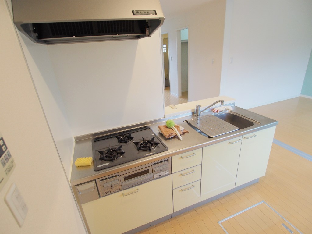 キッチン　※同じ間取りの別部屋のお写真です※