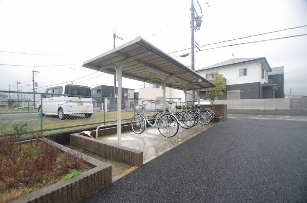 その他　屋根付き駐輪場