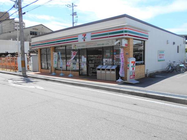 コンビニ　セブンイレブン（コンビニ）まで500m