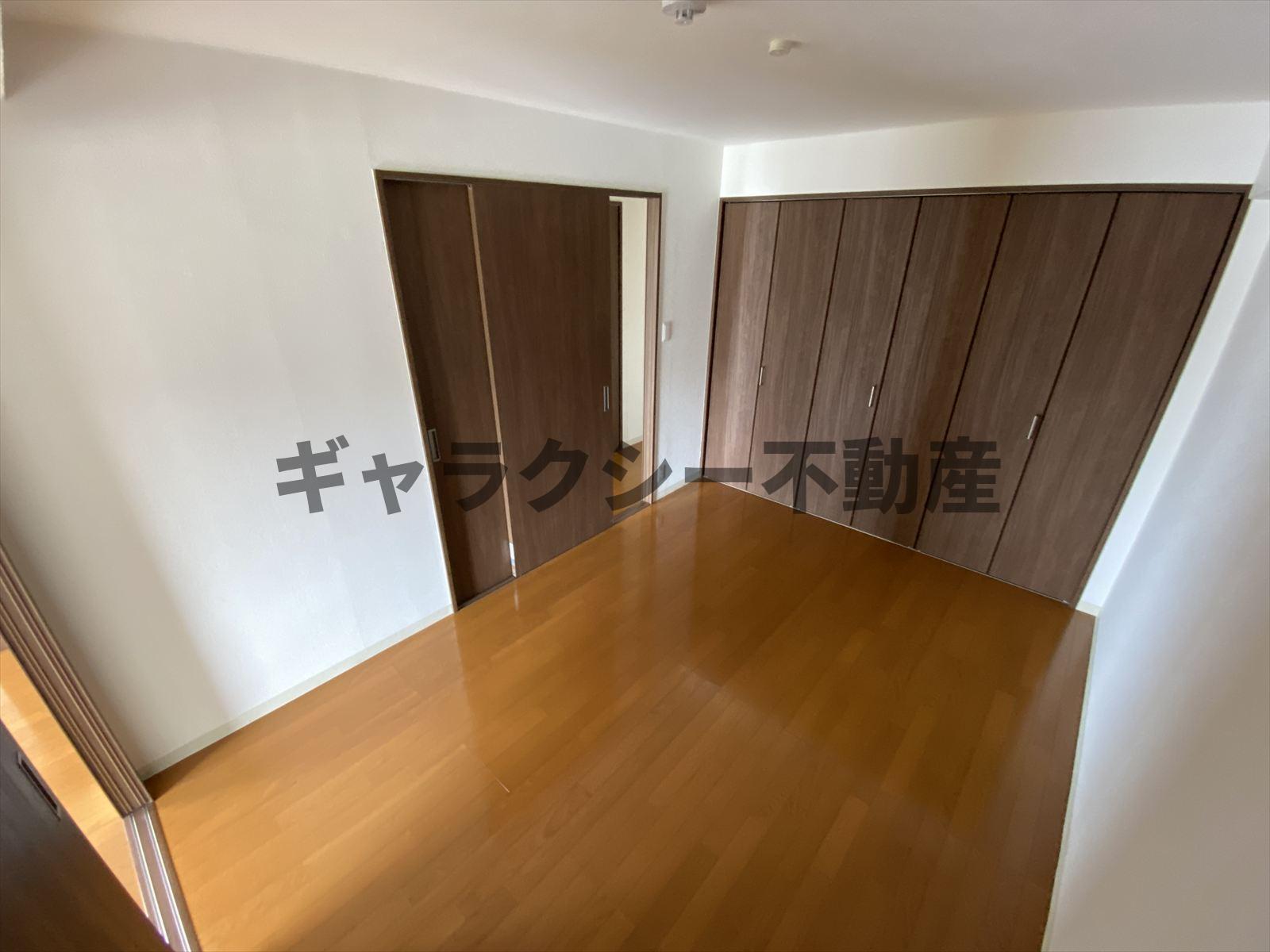 その他部屋・スペース　リビング横の6帖の洋室です