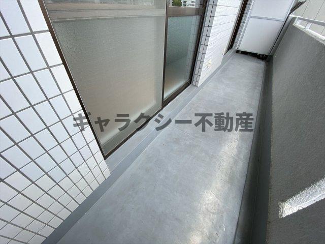 バルコニー　明るいバルコニーです