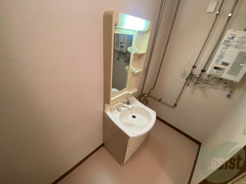 洗面設備　シャンプードレッサー。身支度はここでばっちり。