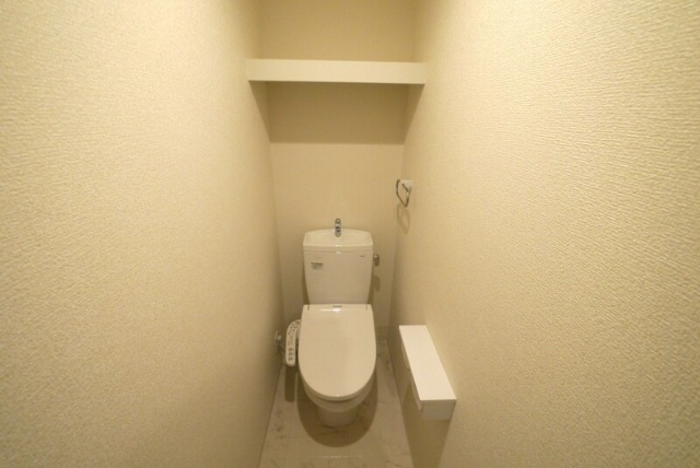 ＪＲ鹿児島本線 箱崎駅 徒歩12分 3階建 築5年のトイレ写真