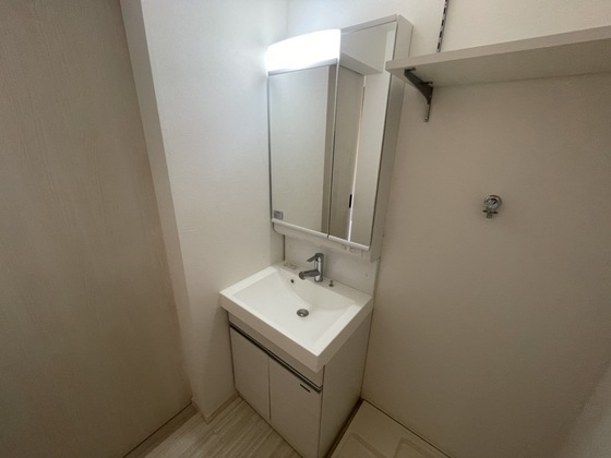 洗面設備　※別部屋の写真です