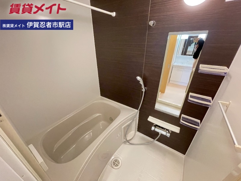 バス・シャワールーム　同型参考写真です