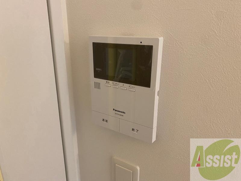 セキュリティ　ＴＶモニター付インターホンです。来客者の顔が見えるので安心！