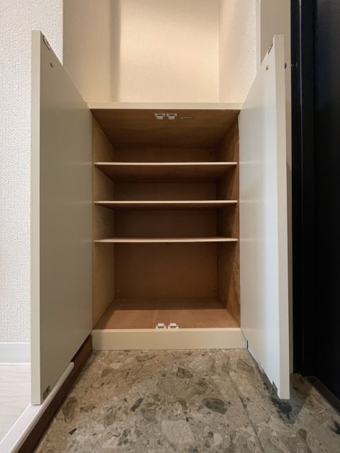 収納　同物件別号室の写真です。