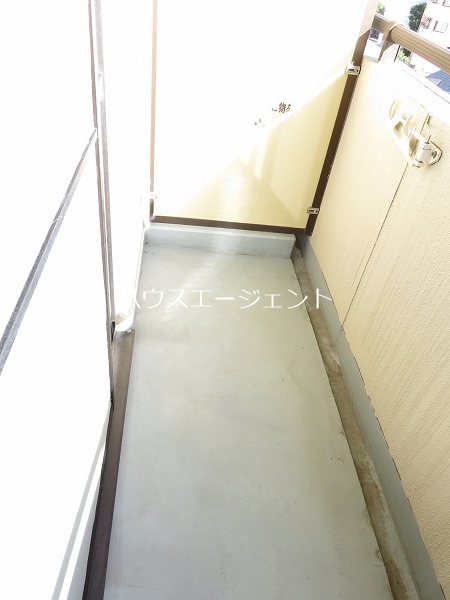 バルコニー　洗濯物も干せるバルコニー。※参考画像