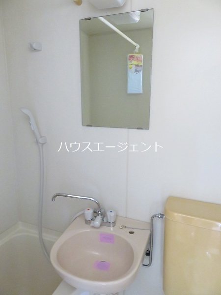 洗面設備　洗面台は浴室内にあります。※参考画像
