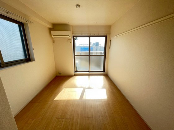 居室・リビング　※別部屋の写真です