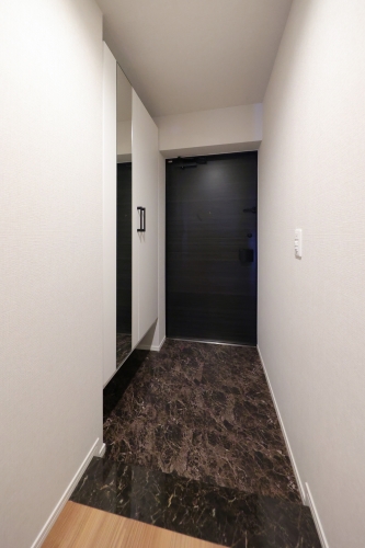 玄関　※新築の為、類似室内写真となります。反転タイプ