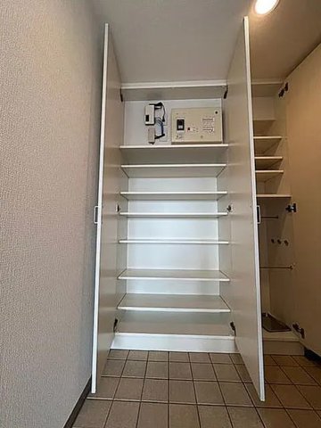 東京メトロ南北線 本駒込駅 徒歩2分 15階建 築20年の玄関写真