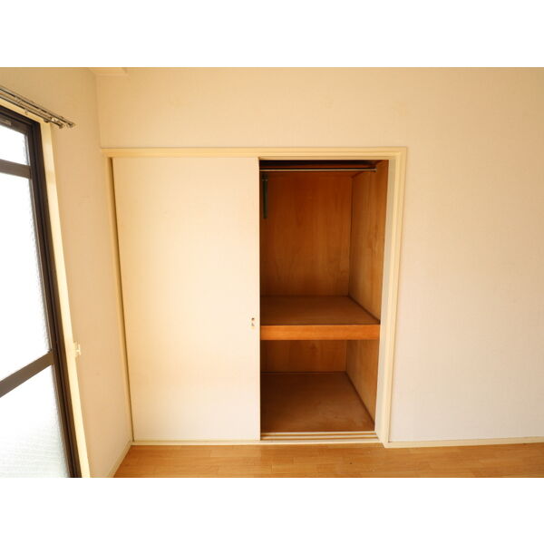 収納　掲載写真は同型モデルを掲載しており実際のお部屋と仕様等が異な