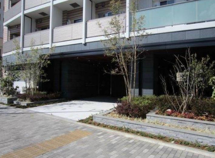 駐車場　★《見学予約受け付け中》設備充実のハイグレード賃貸マンション