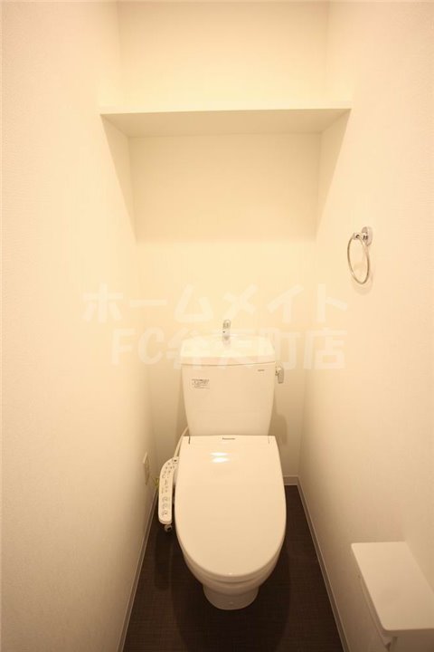 フォーリアライズ弁天町クロスのトイレ写真