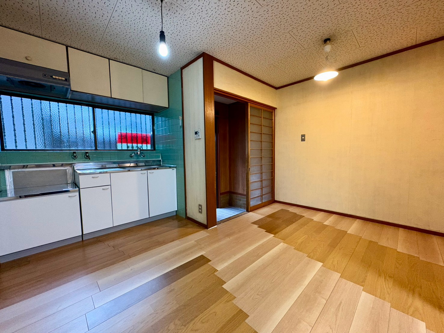 上本町西 貸家の居間写真