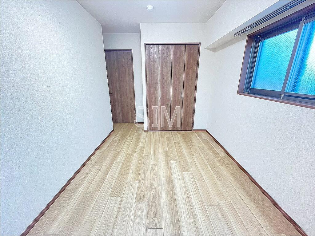 居室・リビング　同タイプ・別部屋の写真です。