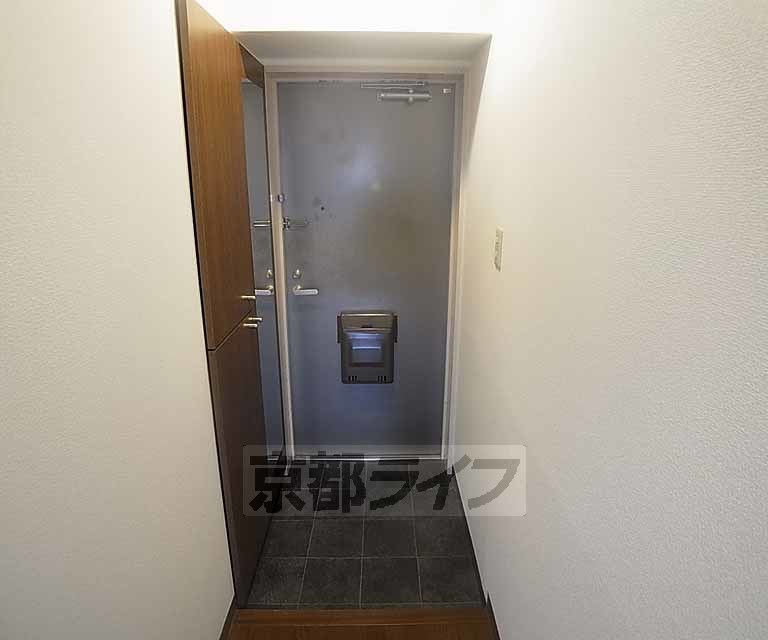 玄関　大きなシューズボックス付き。