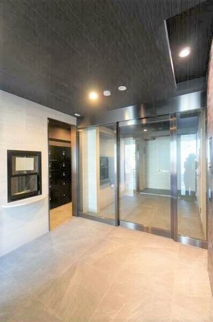 エントランス　★分譲マンションならではの、高級感あるエントランス★