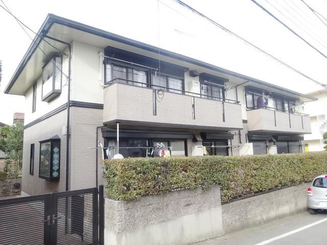 建物外観　★南東向き日当たり良好！敷地内駐車場あります★