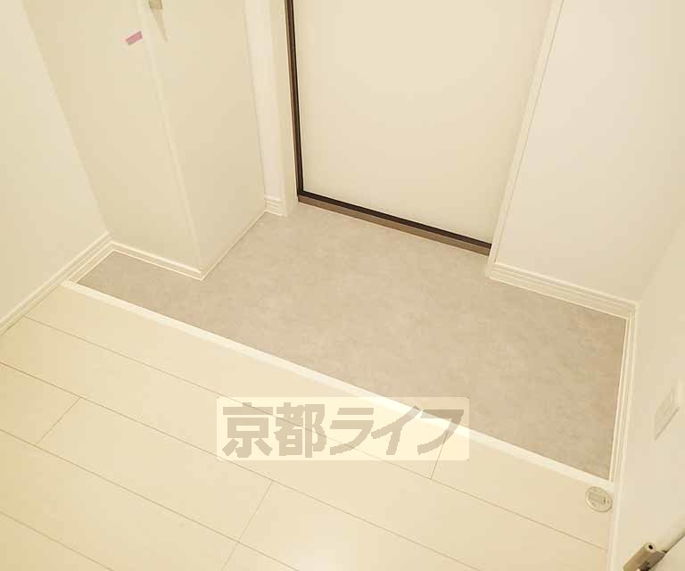 玄関　シューズボックスあります。