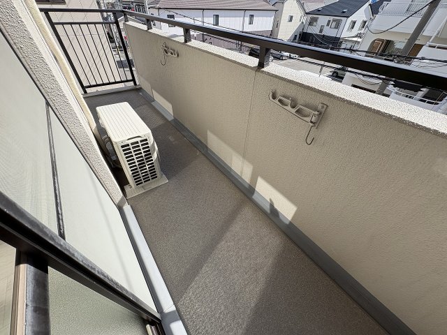 バルコニー　お洗濯にも便利なバルコニー付き