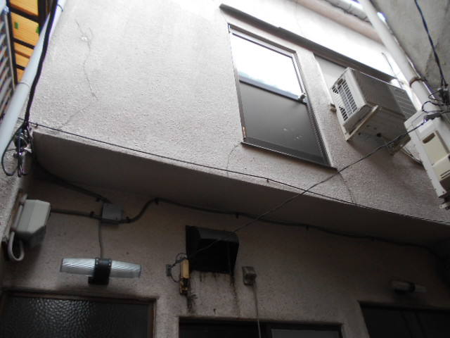大阪市城東区鴫野西のアパートの建物外観