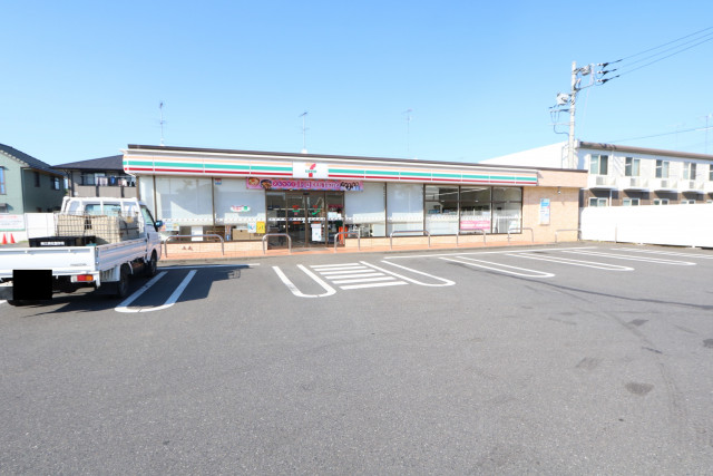 コンビニ　セブンイレブン　小山神鳥谷４丁目店（コンビニ）まで200m