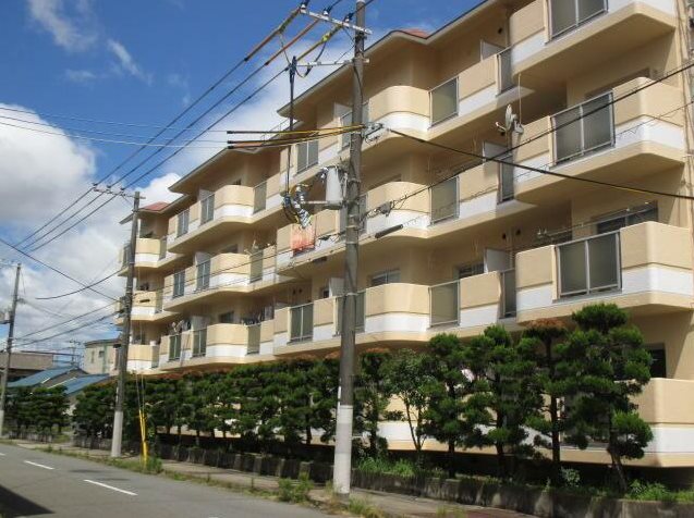 姫路市飾磨区矢倉町のマンションの建物外観