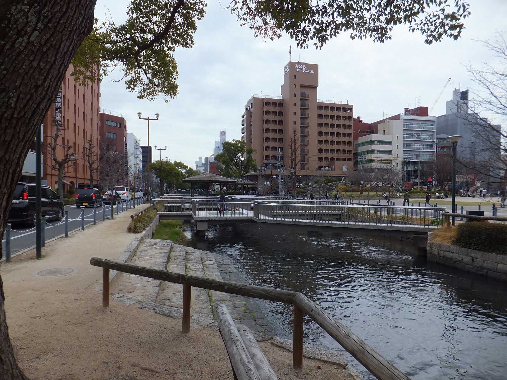 【岡山市北区田町のマンションの公園】