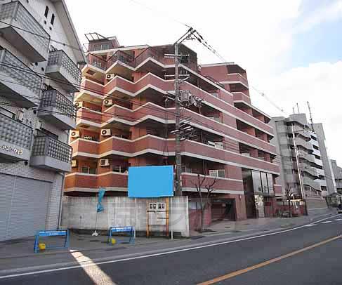 京都市伏見区向島本丸町のマンションの建物外観