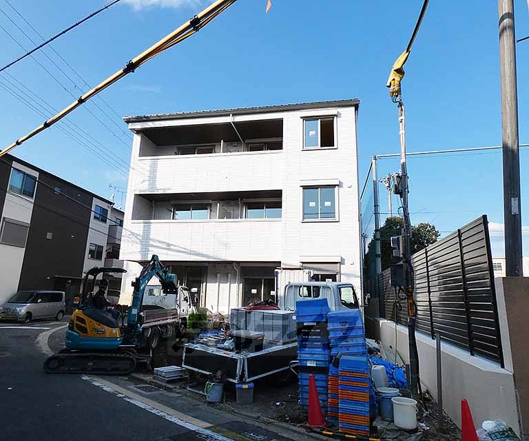 【京都市中京区西ノ京車坂町のマンションの建物外観】