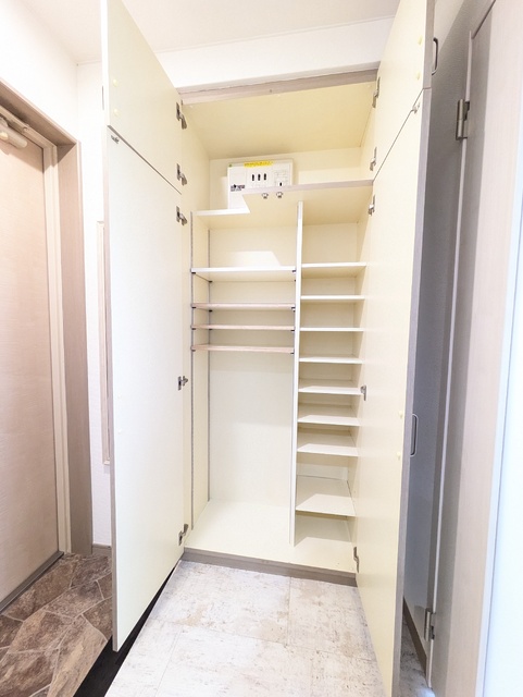 収納　★玄関にある収納です★