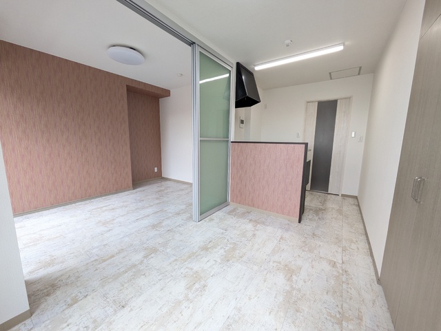 居室・リビング　★６．１帖のＤＫは人気のカウンターキッチンです★