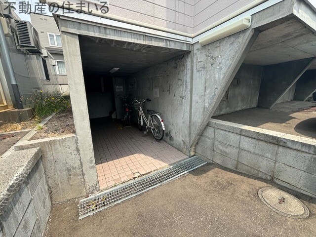 【札幌市南区澄川二条のアパートのエントランス】