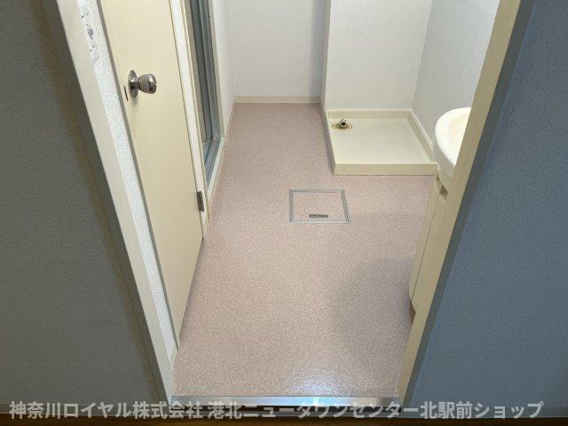 【横浜若葉台8号棟の洗面設備】