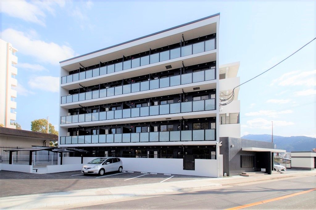 福岡市城南区神松寺のマンションの建物外観