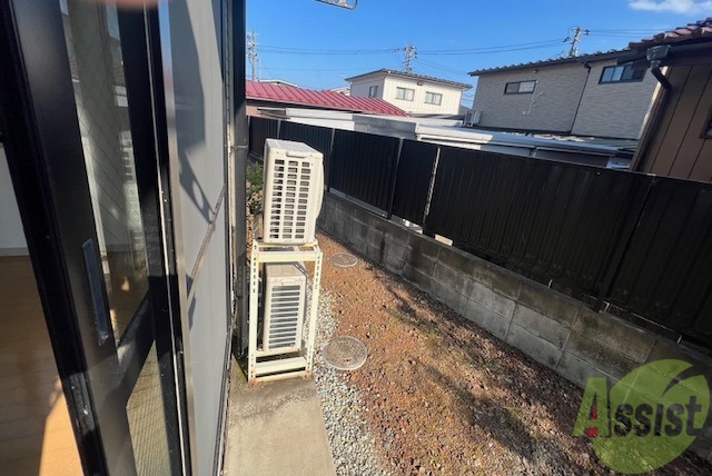 バルコニー　バルコニーもありますので洗濯物を干すのも楽チン。