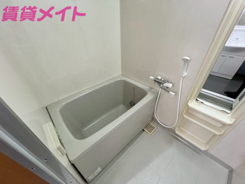 バス・シャワールーム　同物件別室の画像です