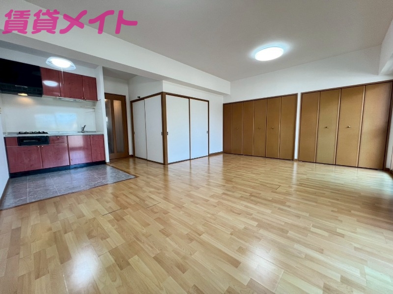 居室・リビング　同物件別室の画像です