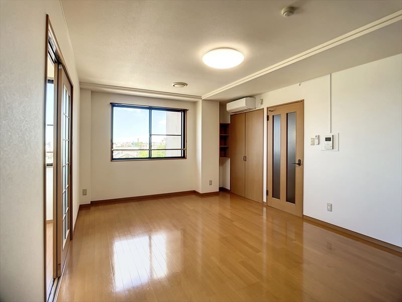 居室・リビング　※写真は同物件の別部屋です