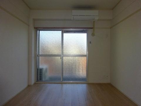ホワイトハイツ春日　その他　洋室