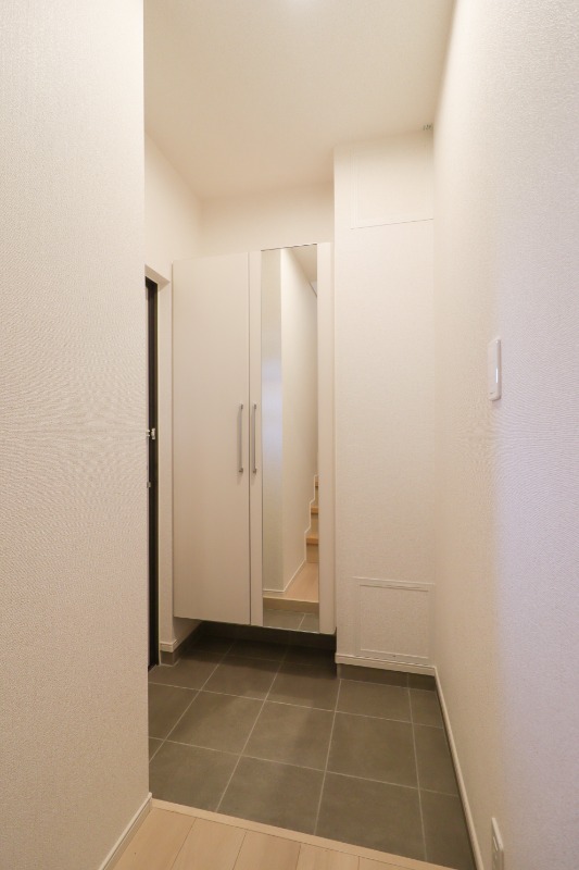 玄関　図面と現状に相違がある場合には現状を優先