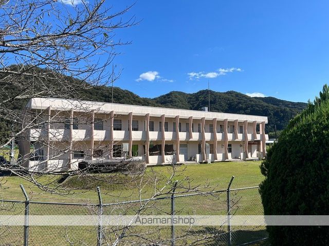 その他　岡山市役所水道局配水部北事業所（その他）まで743m