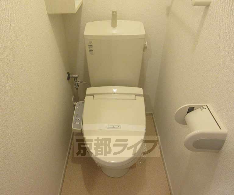 トイレ　温水洗浄便座付きです。