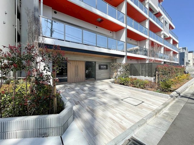 エントランス　帰りが楽しみになる重厚感あるエントランスです♪