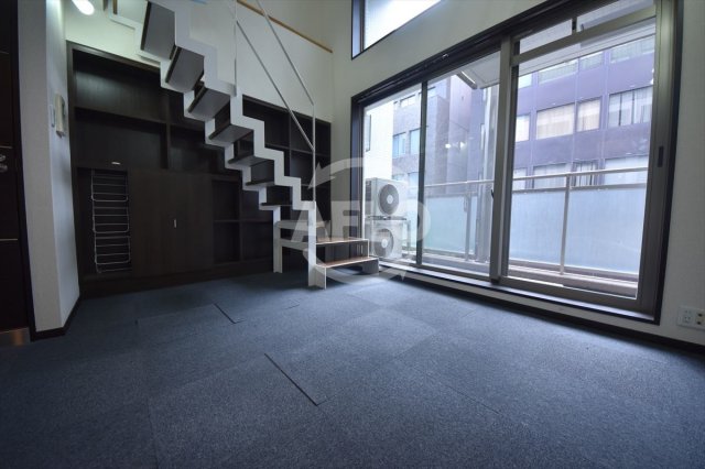 居室・リビング　ネット伏見町　リビング