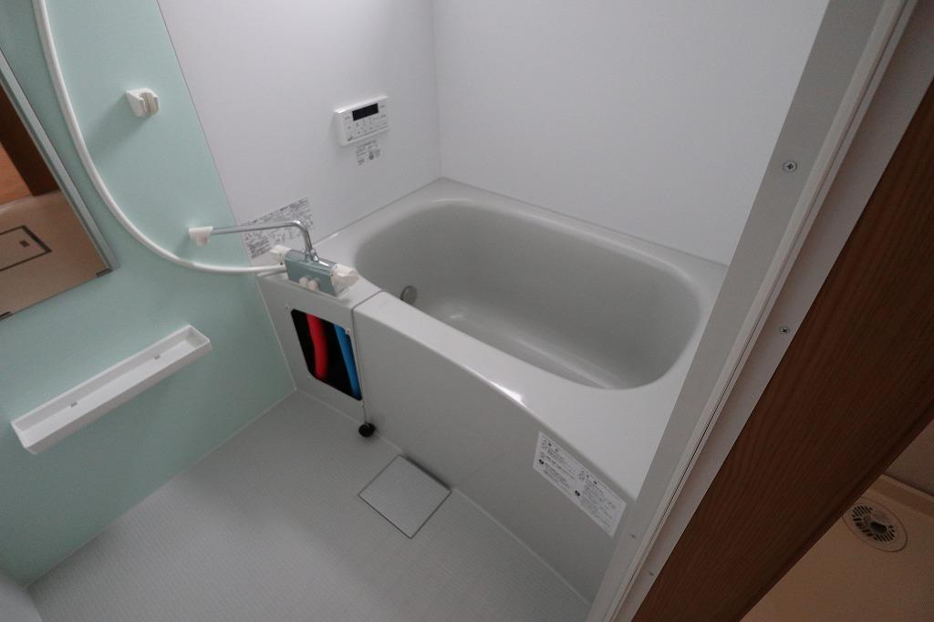 バス・シャワールーム　追い焚き機能付きです。