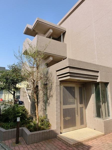 建物外観　タイル張りマンション